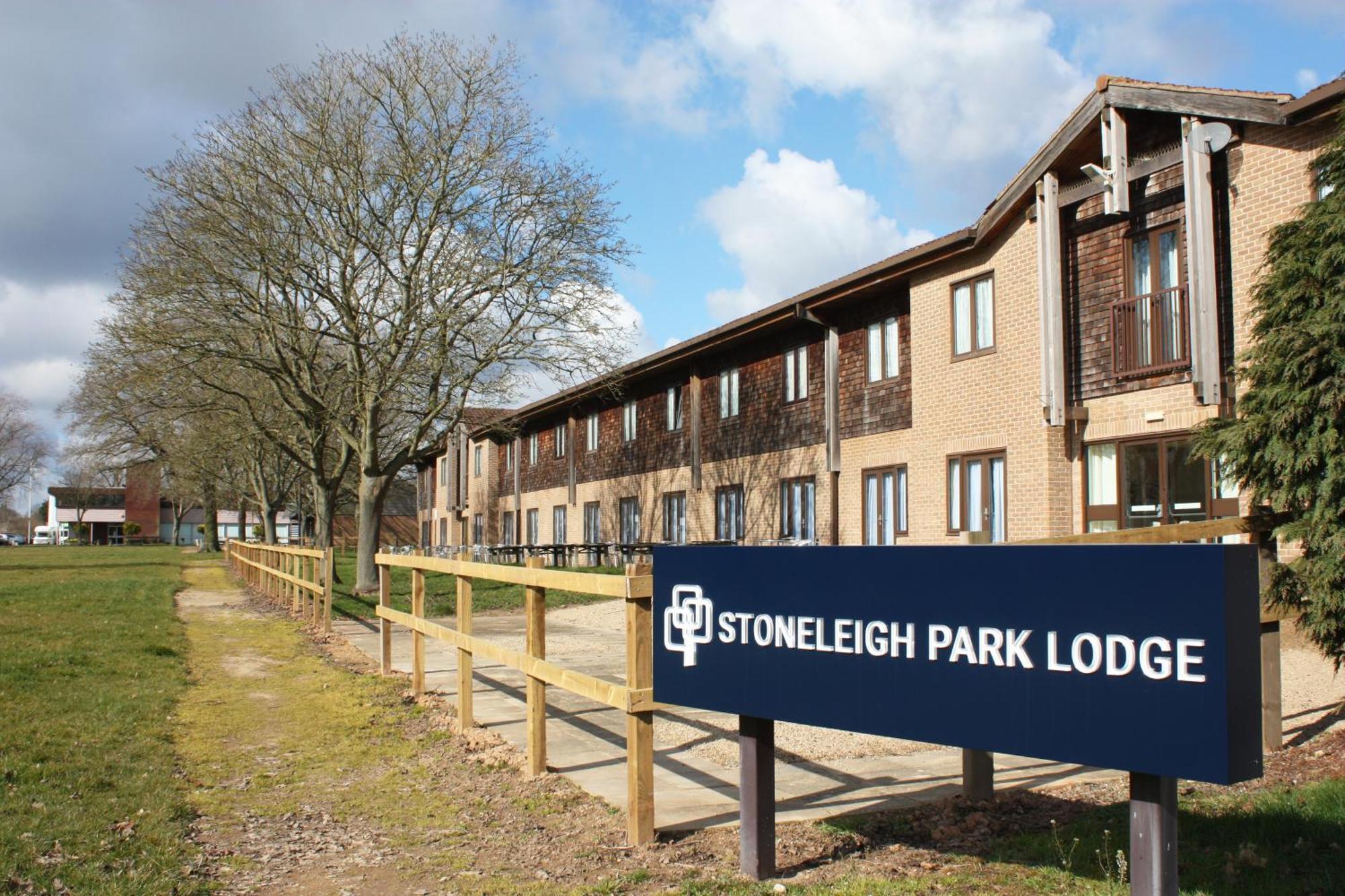 Stoneleigh Park Lodge Ashow Exterior foto